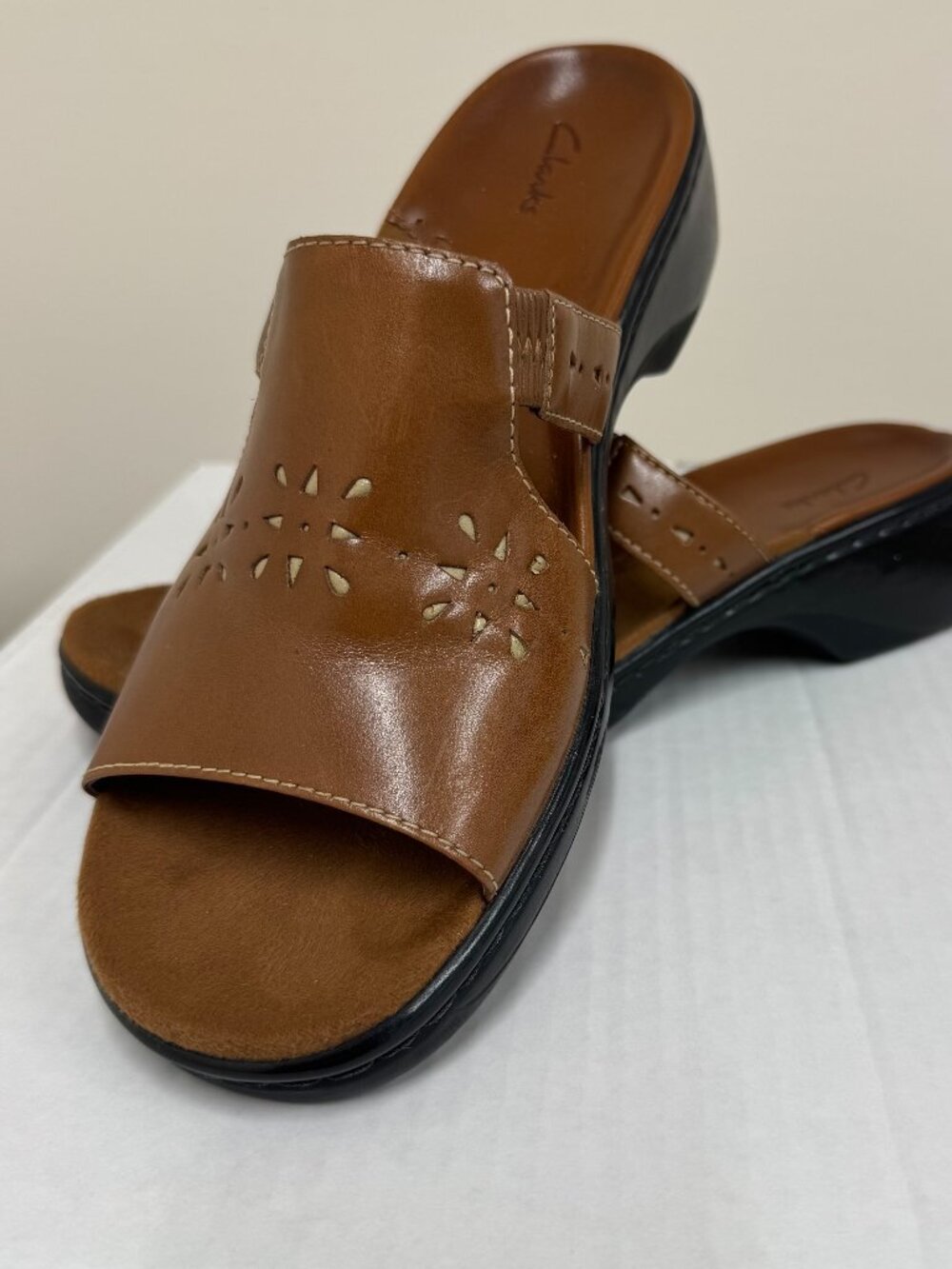 Vintage Clark's Women's Tan Brown LEATHER Sandals Slide Slip-on Clogs - 8.5 M